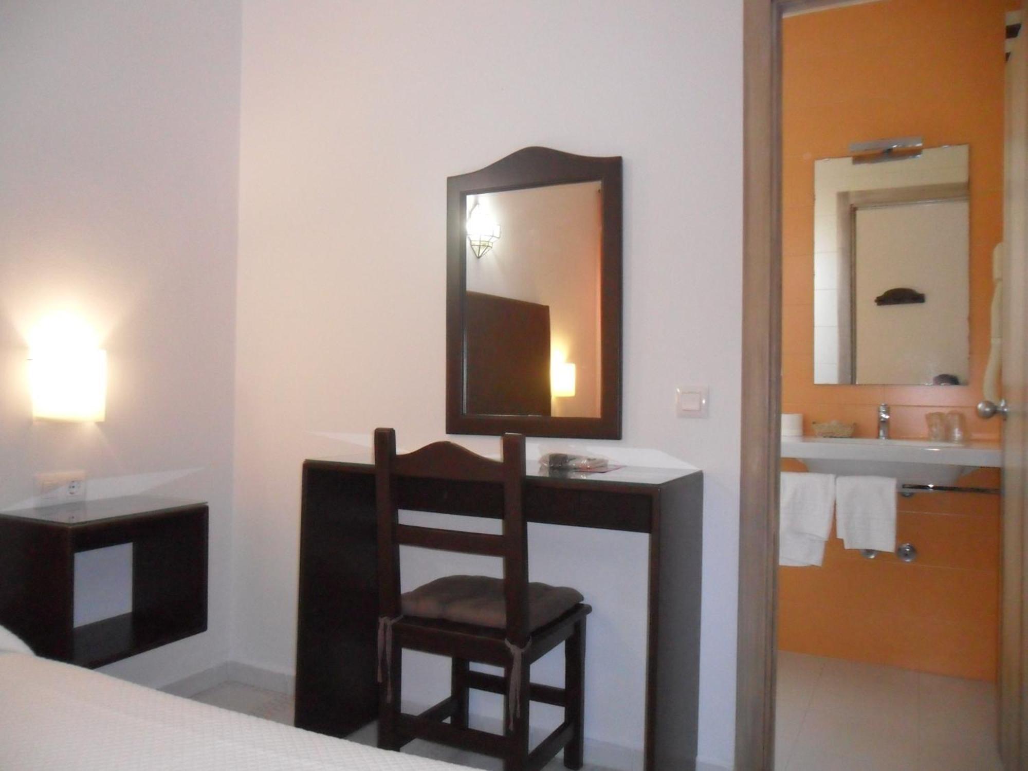Hostal El Capi Zahora Habitación foto